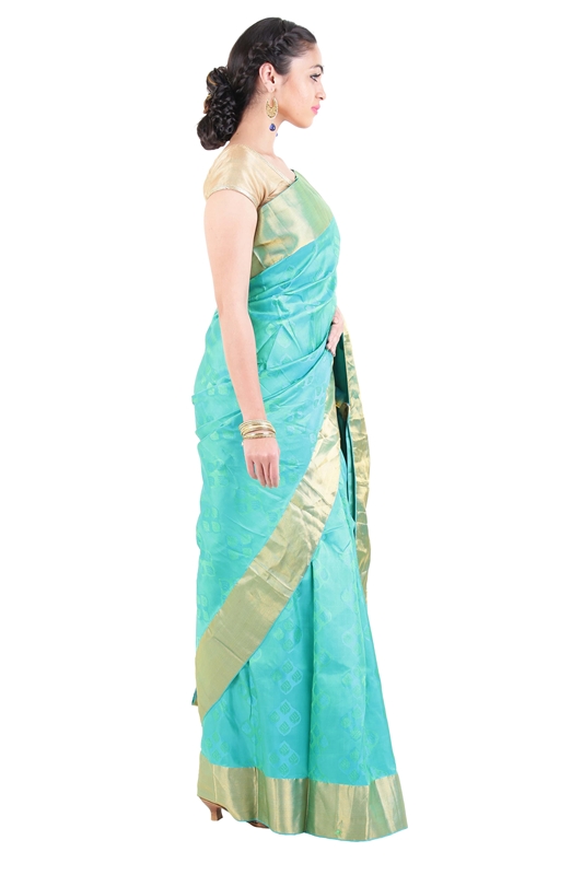 Picture of Ocean Blue Bridal Silk Shari Finely Designed with Wavy Motives