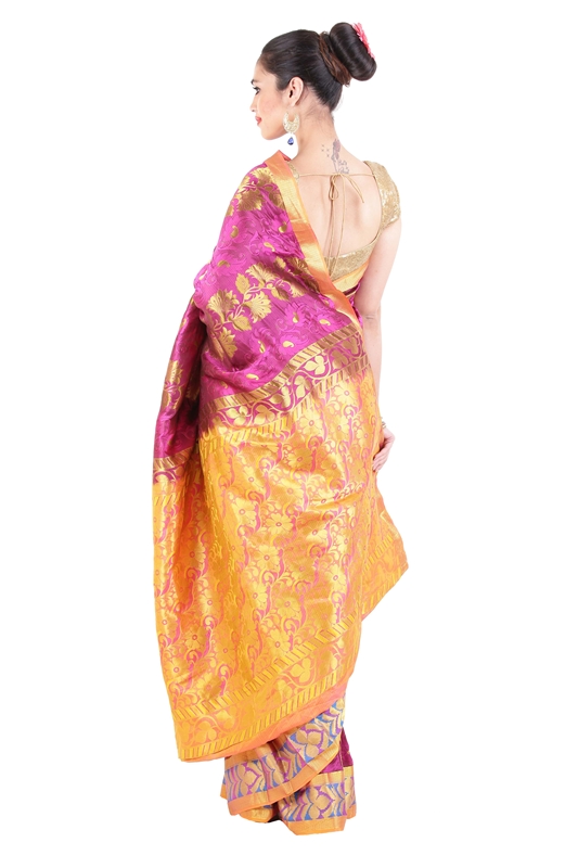 Picture of Dark Pink Colour Kanchipuram Handwoven Silk Saree with Floral Design